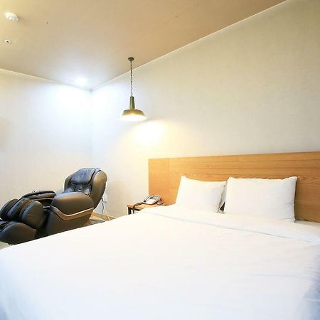 A7 Hotel Suwon Bagian luar foto