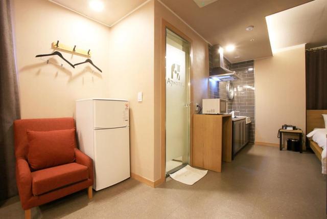 A7 Hotel Suwon Bagian luar foto