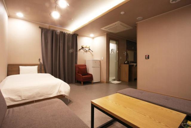 A7 Hotel Suwon Bagian luar foto