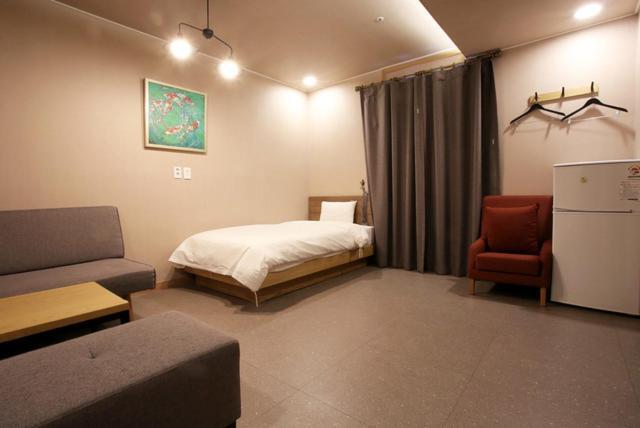 A7 Hotel Suwon Bagian luar foto